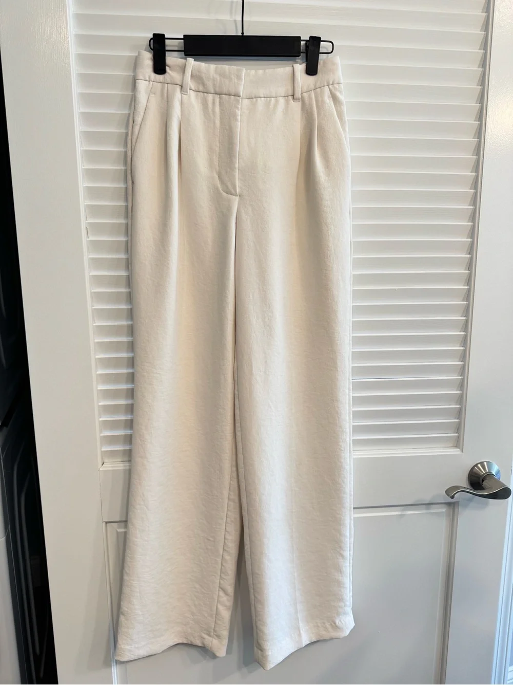 Aritzia Effortless Pant - Crepette Light Birtch - Picture 1 of 7